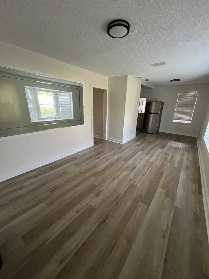 1178 Murray Dr - Photo 5 of 19