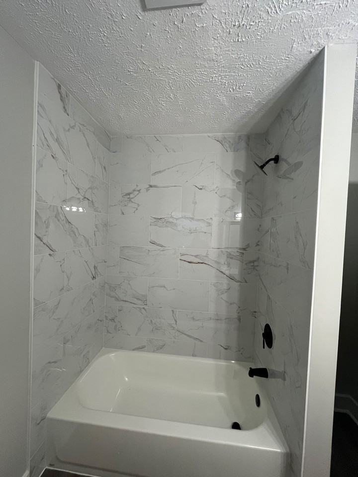 827 Tucker St #A - Photo 2 of 5
