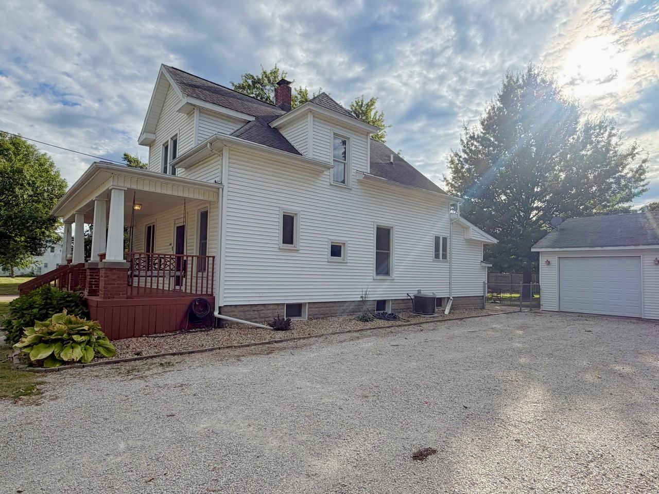 207 S Poland St - Photo 2 of 22