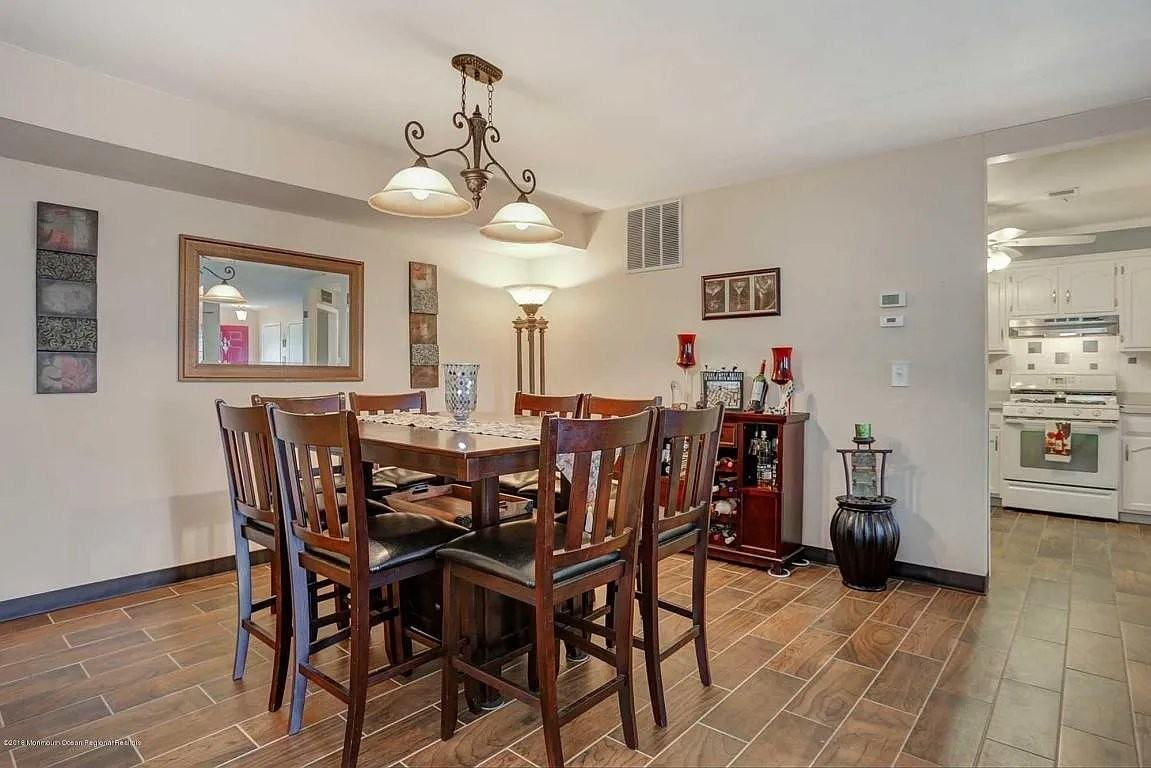 366 Mayfair Pl - Photo 6 of 17