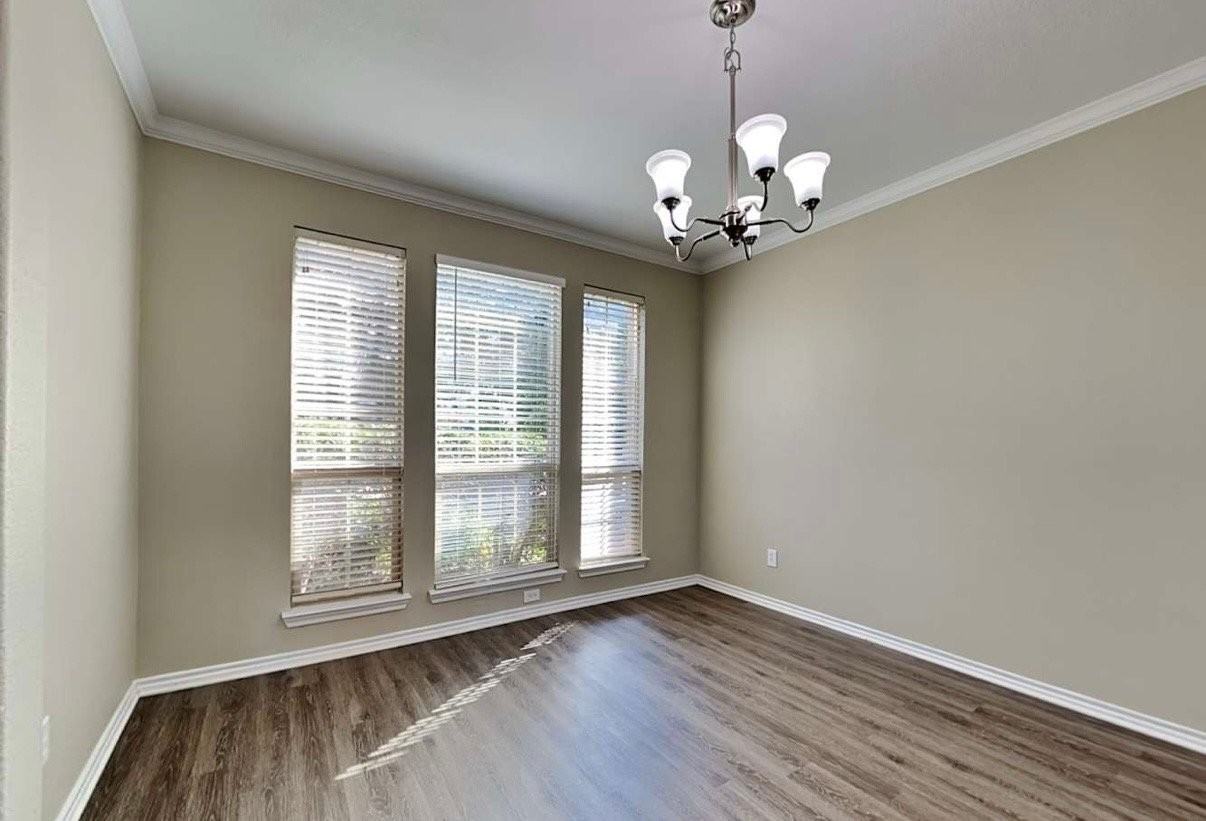 2246 Whitney Dr - Photo 6 of 10