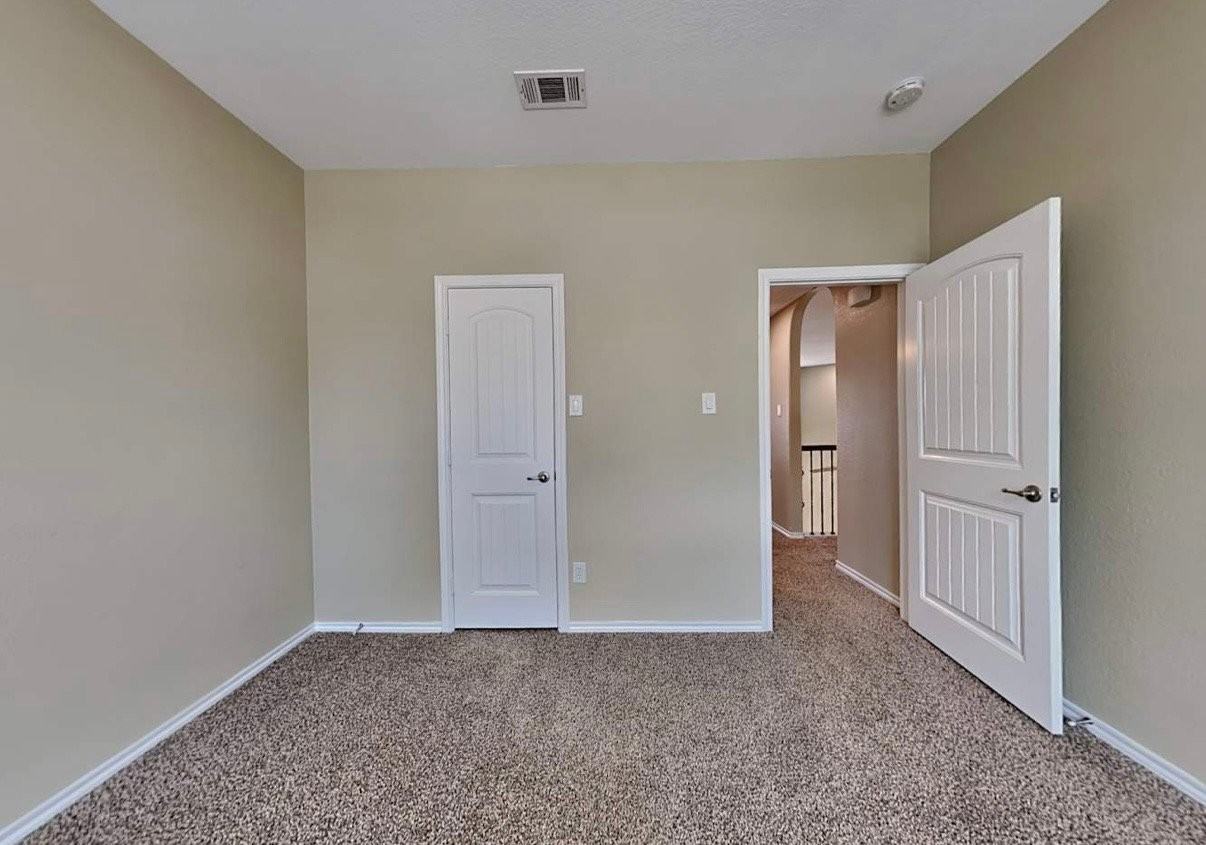 2246 Whitney Dr - Photo 7 of 10