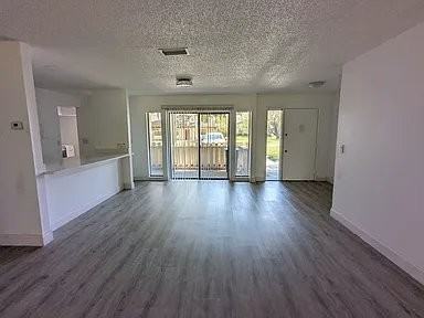 180 Joanne Pl - Photo 4 of 20