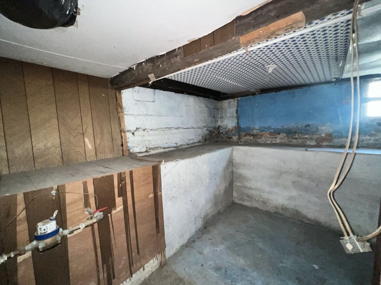 1258 E Division St - Photo 6 of 36