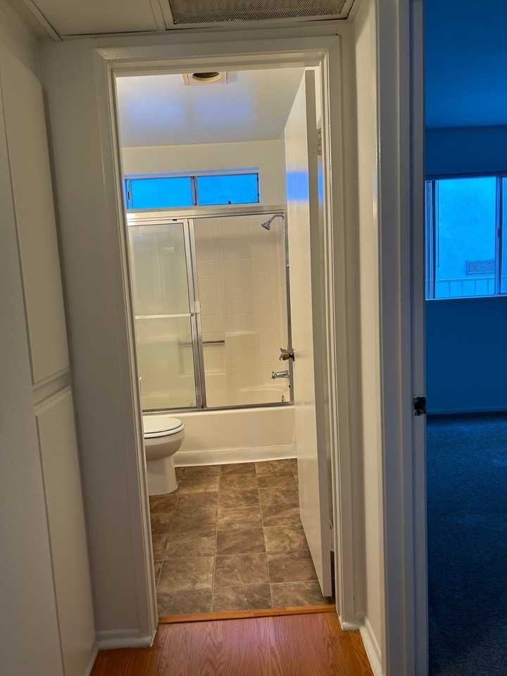 623 E Tujunga Ave #102 - Photo 4 of 6
