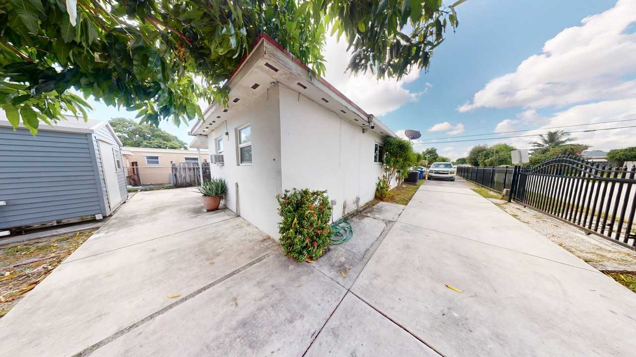 3097 Nw 102nd St #REAR - Photo 3 of 12