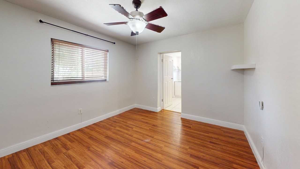 3097 Nw 102nd St #REAR - Photo 7 of 12
