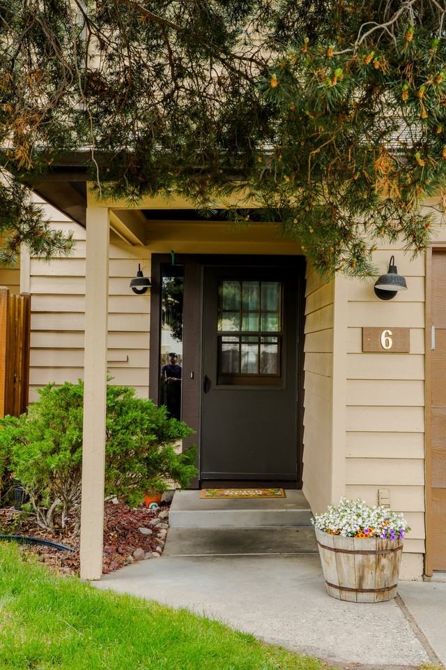 1612 W Olive St #6 - Photo 2 of 20