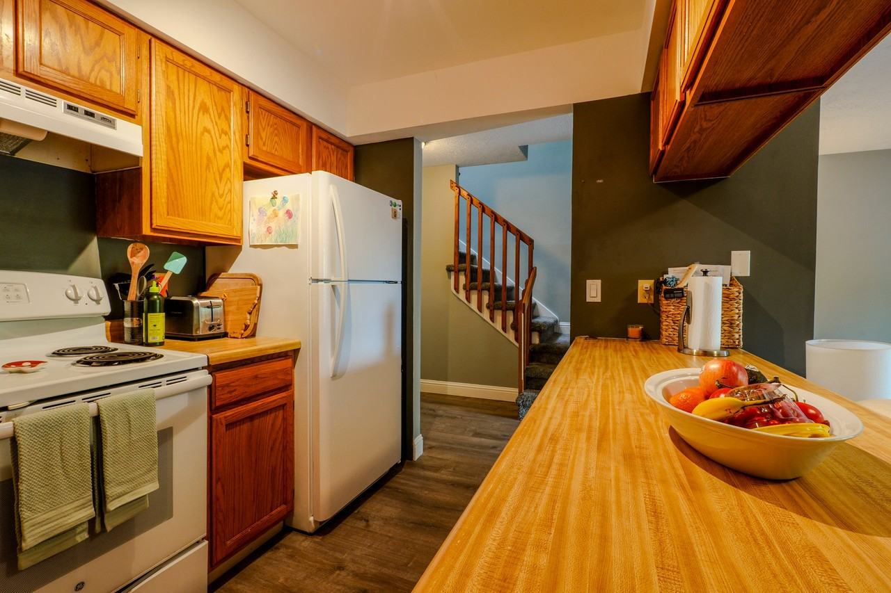 1612 W Olive St #6 - Photo 7 of 20