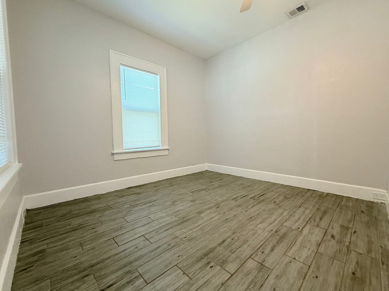 823 14th St N - Photo 5 of 20