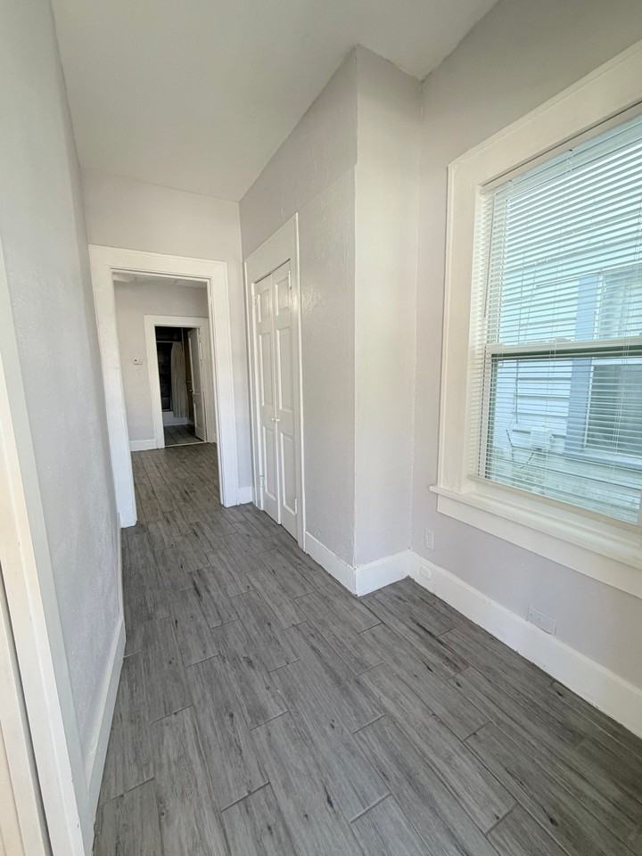 823 14th St N - Photo 7 of 20