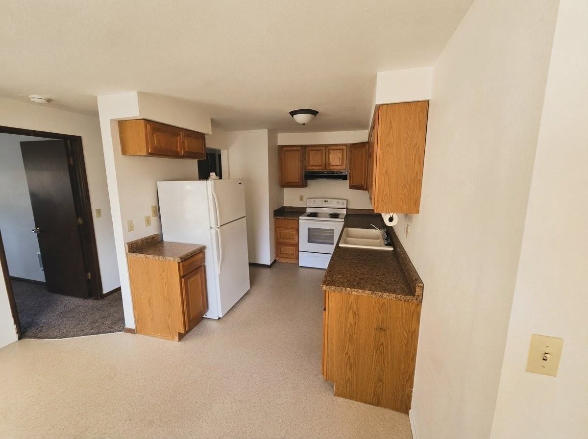 230 Sw Maple St #220A - Photo 2 of 11
