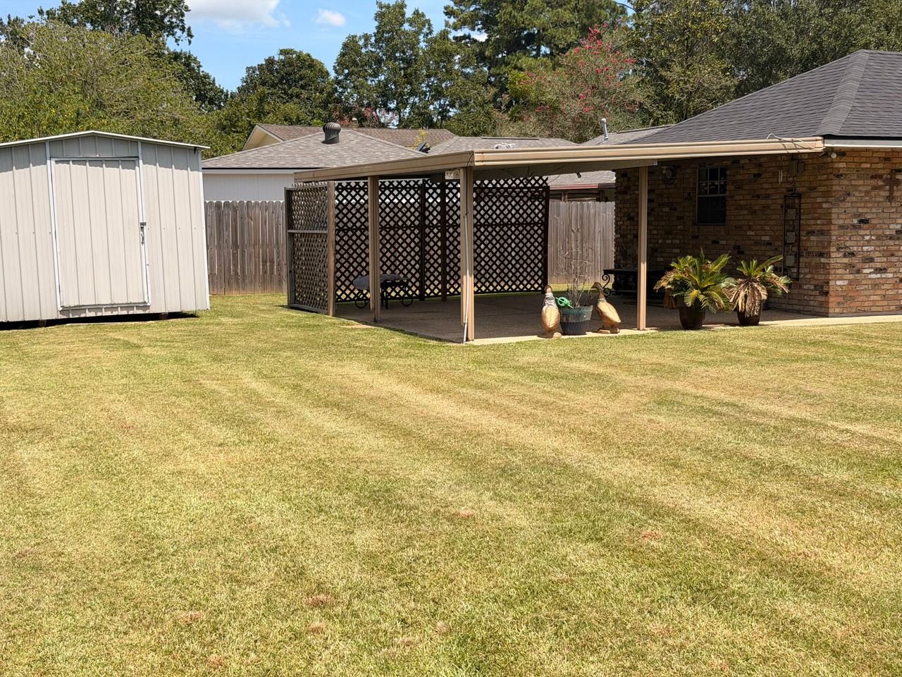 347 Corby Dr - Photo 3 of 3