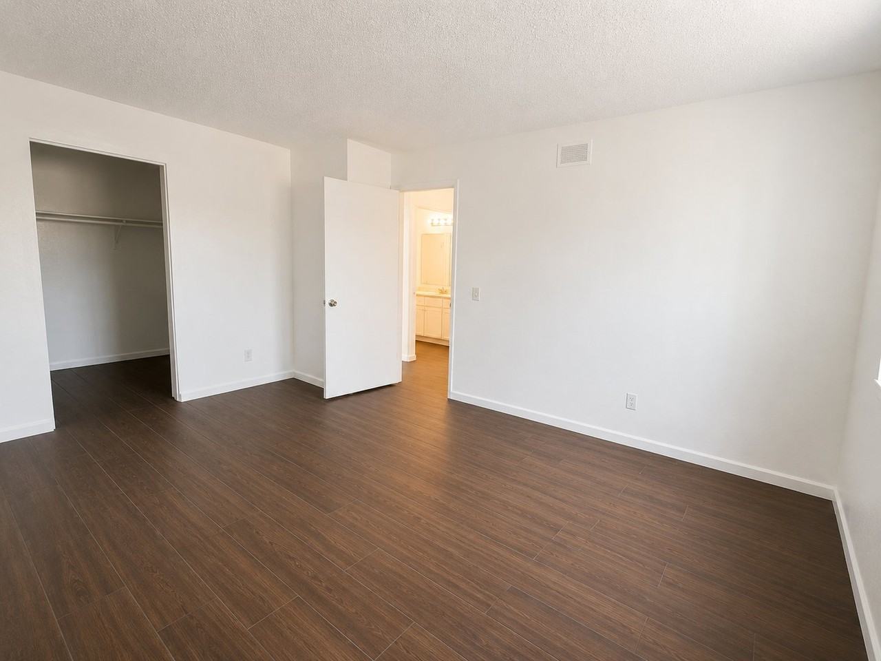 38257 12th St E #201 - Photo 3 of 14