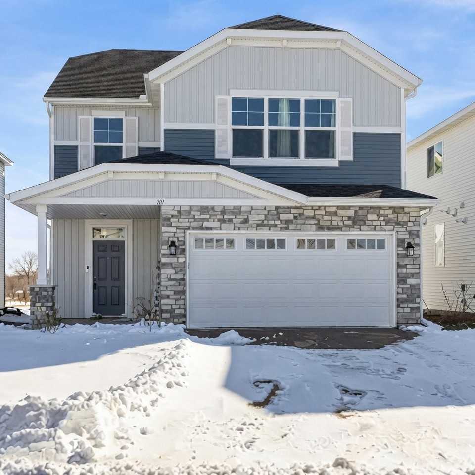 2452 Greenbriar Ln