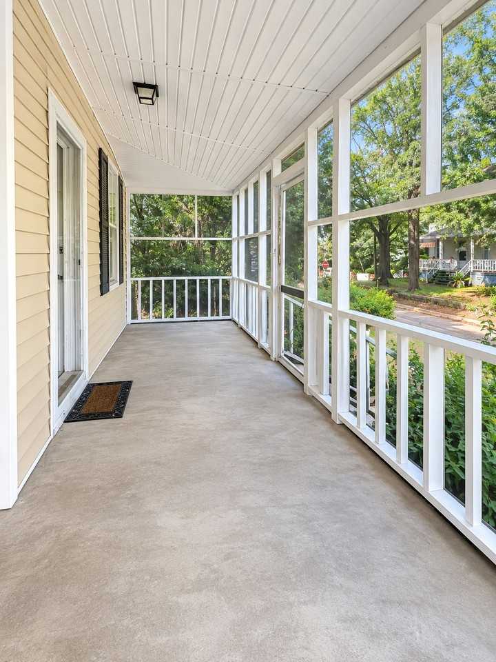 304 Oliver St - Photo 2 of 20