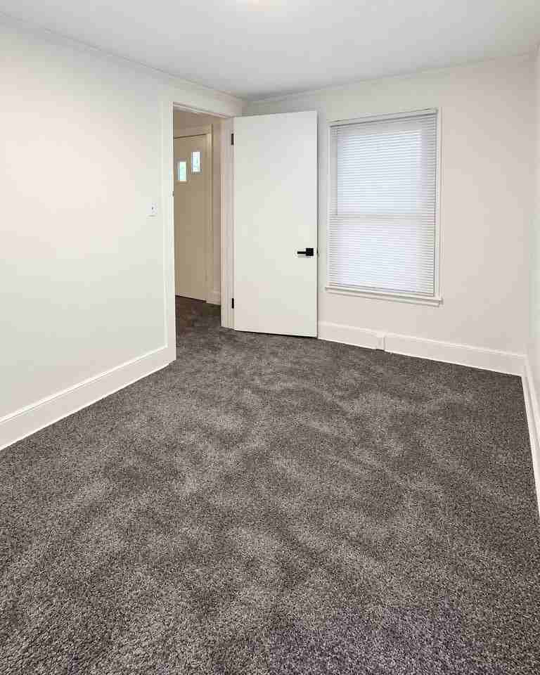 304 Oliver St - Photo 7 of 20