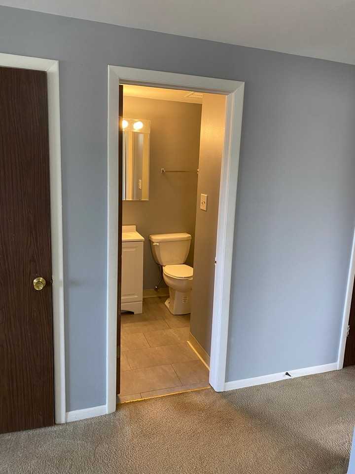 7041 170th St #1N - Photo 4 of 12