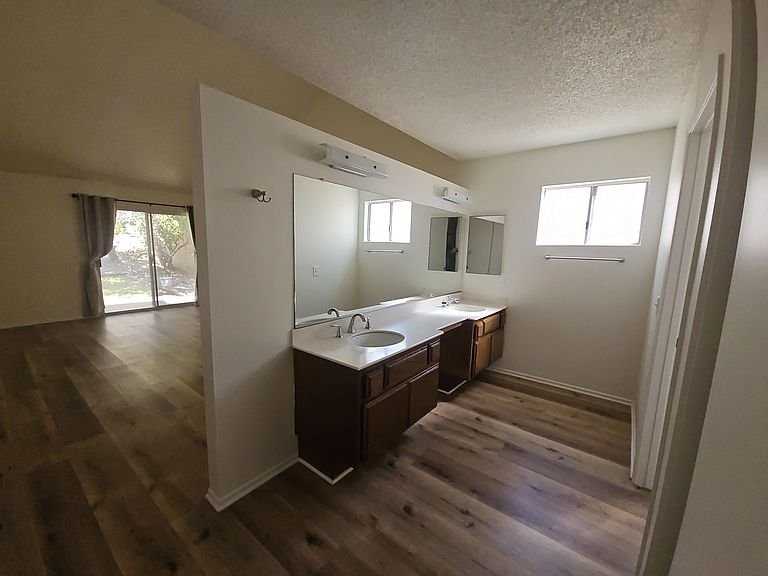 1280 Fawnridge Dr - Photo 6 of 20