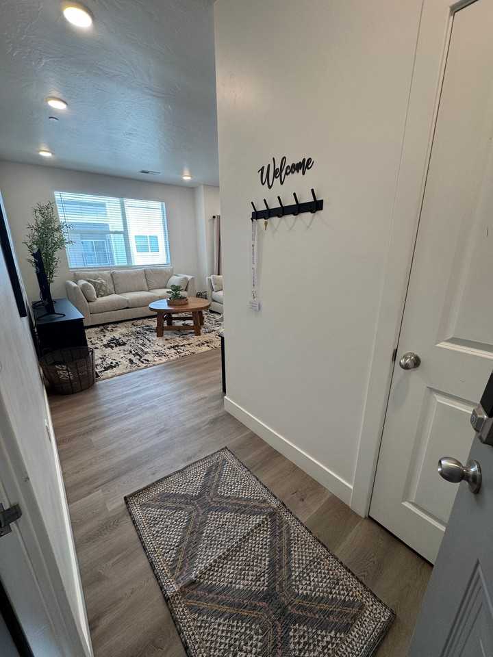 5801 S Garnet Dr - Photo 2 of 13