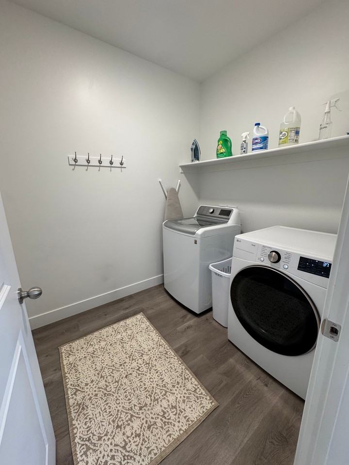 5801 S Garnet Dr - Photo 4 of 13