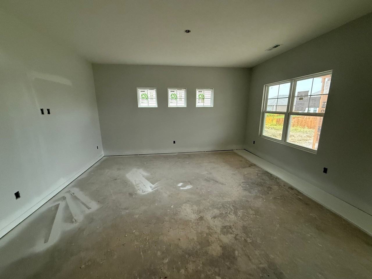 513 Claire Dr - Photo 4 of 6