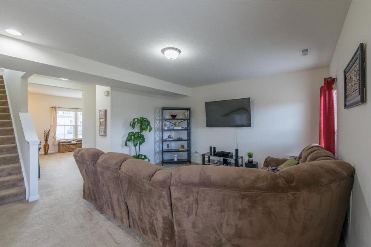 6143 Brandon Dr - Photo 3 of 19