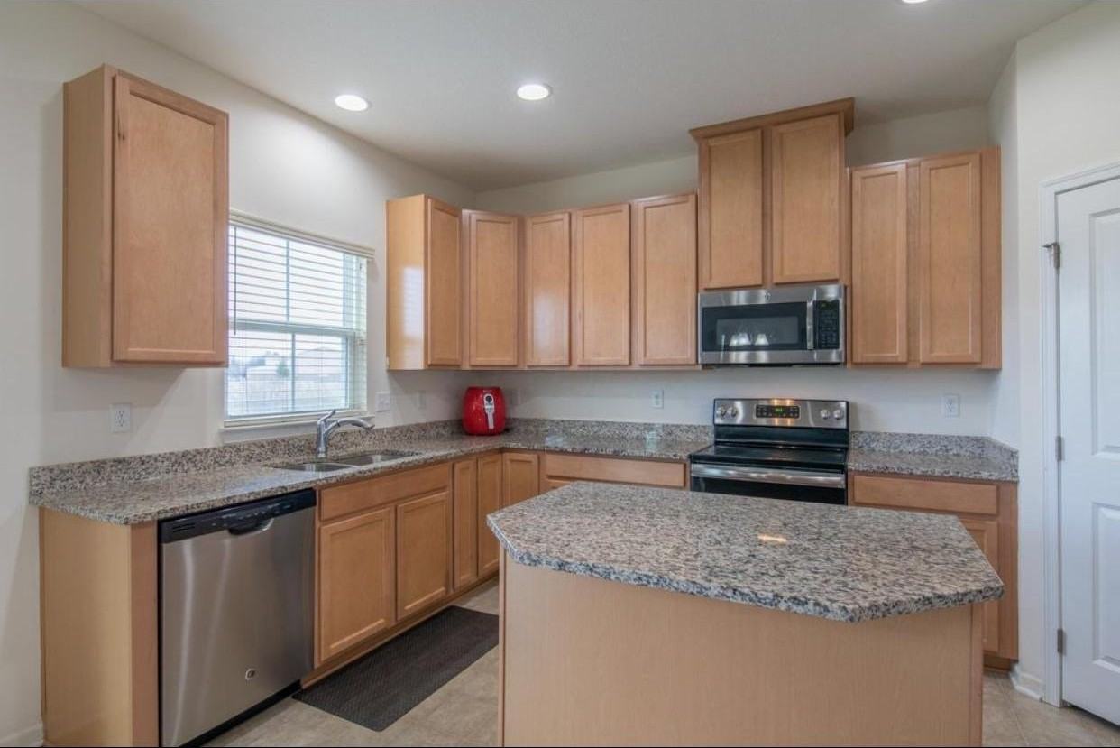 6143 Brandon Dr - Photo 5 of 19