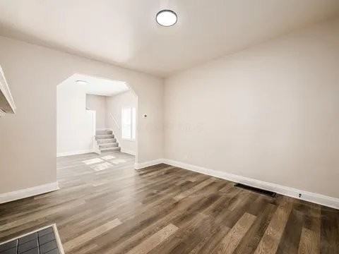 154 N Central Ave - Photo 3 of 19