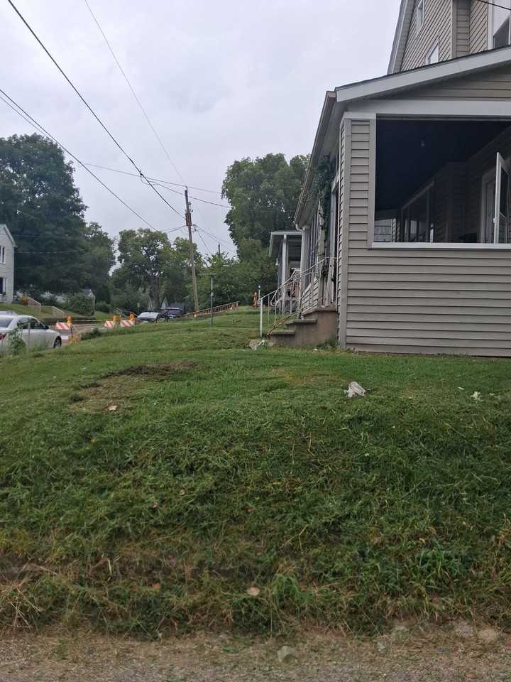 512 Fairholm Ave - Photo 6 of 32