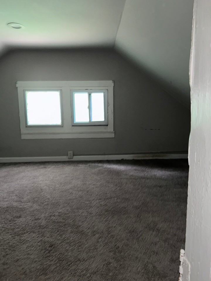 7310 Jenwood Ave - Photo 7 of 42