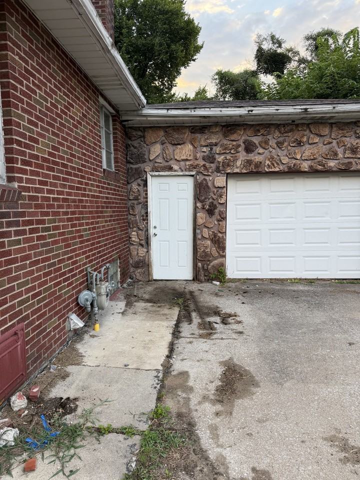 225 N 63rd St - Photo 5 of 50
