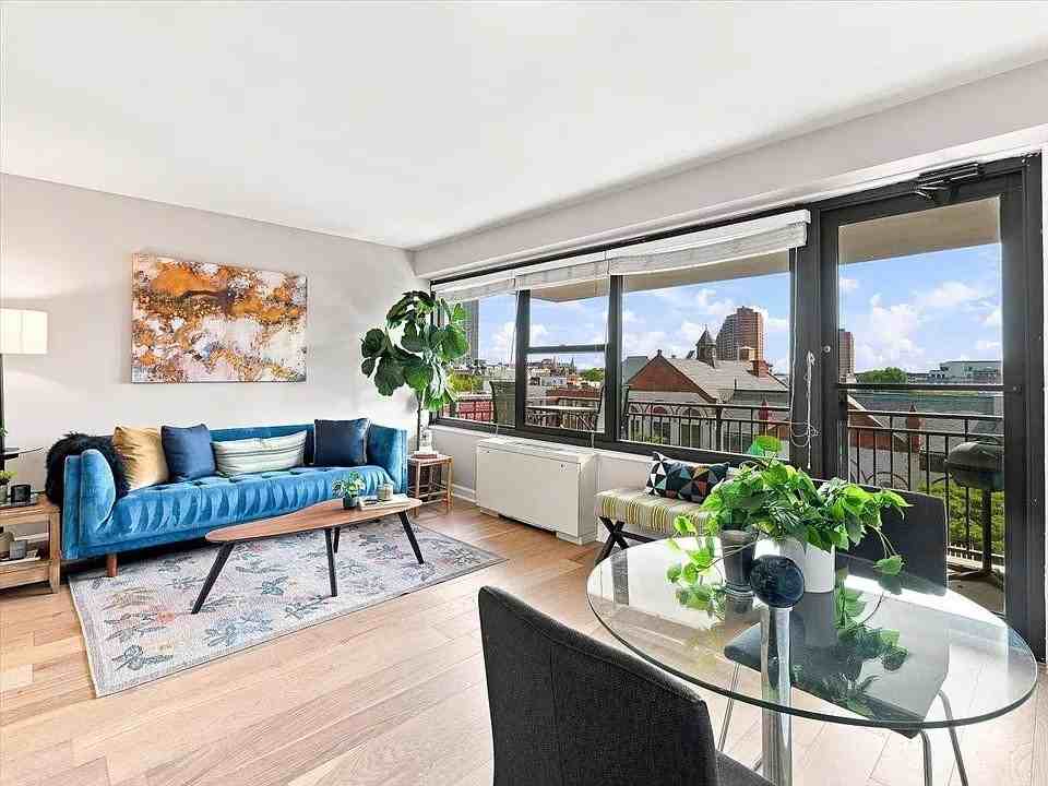 135 Montgomery St #7B - Photo 4 of 16