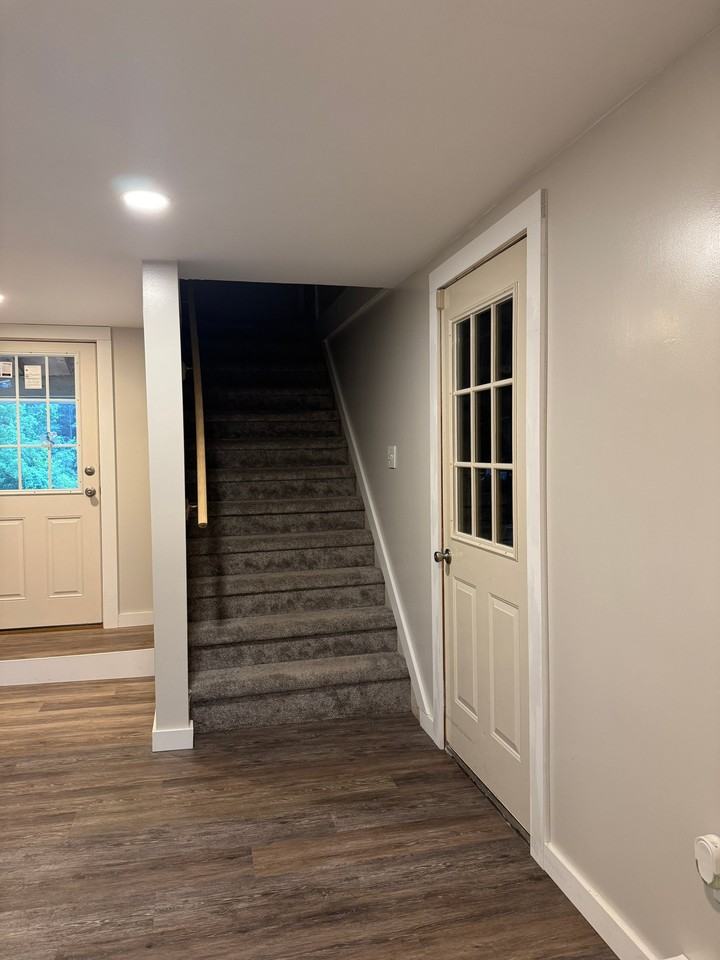 587 Middleline Rd - Photo 2 of 15