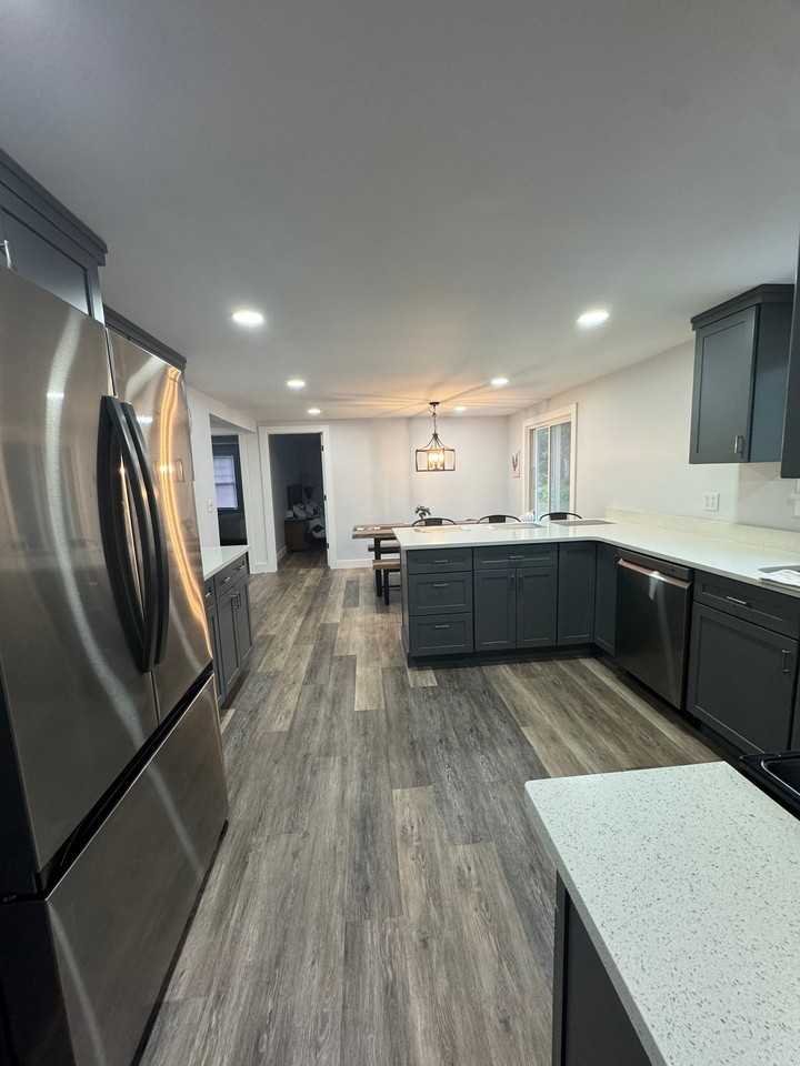587 Middleline Rd - Photo 3 of 15