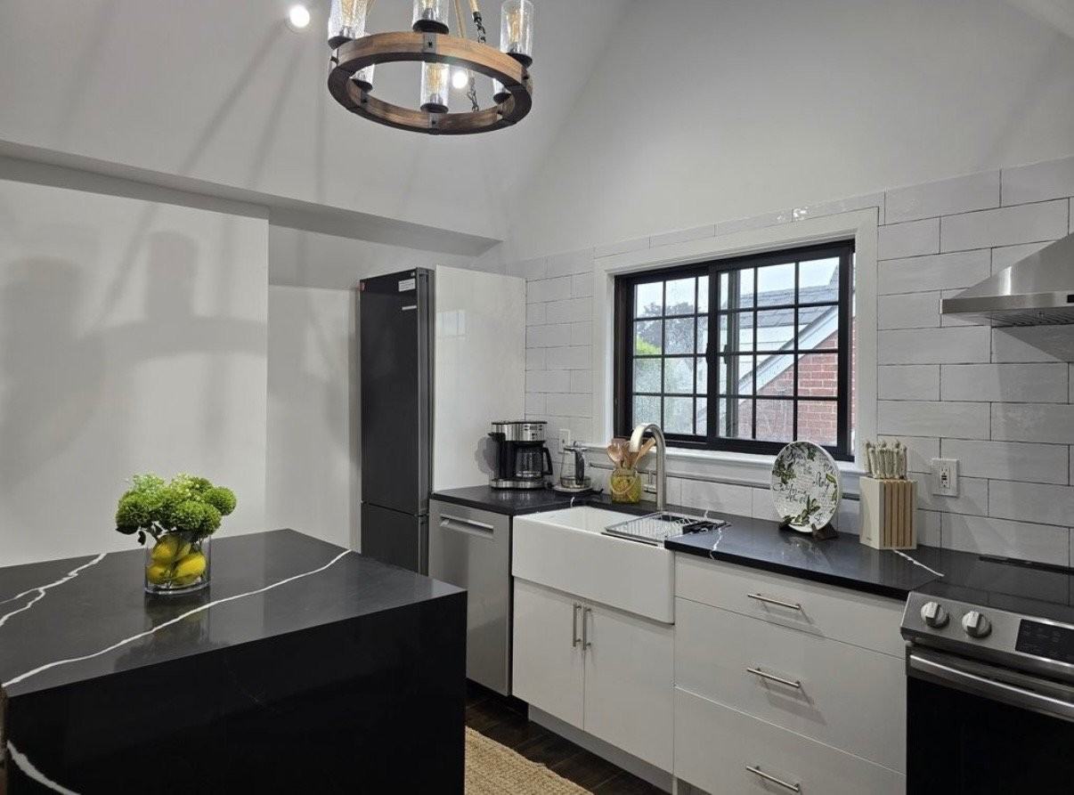 83 Rollins Ave #2 - Photo 7 of 15