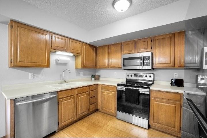 1207 Cambria Ct - Photo 3 of 20
