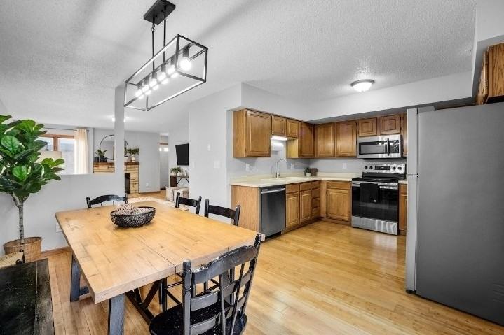 1207 Cambria Ct - Photo 4 of 20