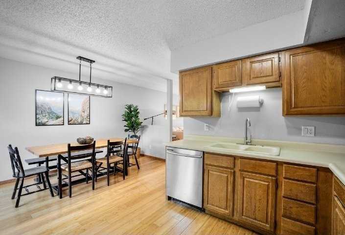 1207 Cambria Ct - Photo 7 of 20