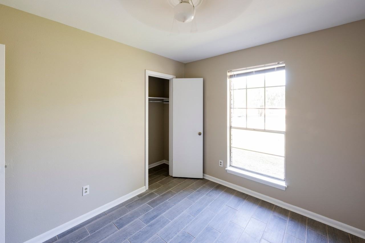 912 Patricia St - Photo 2 of 7
