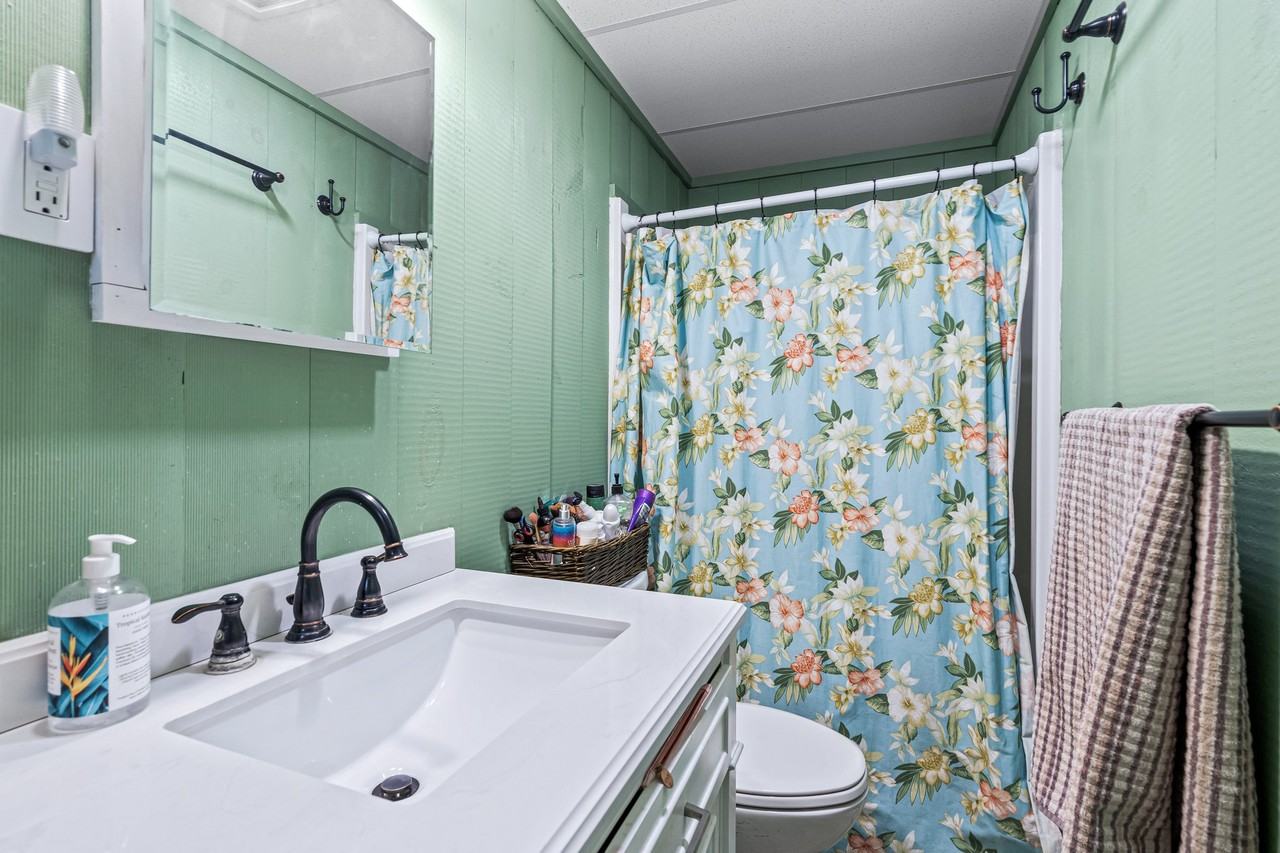 302 Portsmouth Ave #1 - Photo 3 of 4