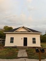 featured image of 404 E Ross Ave