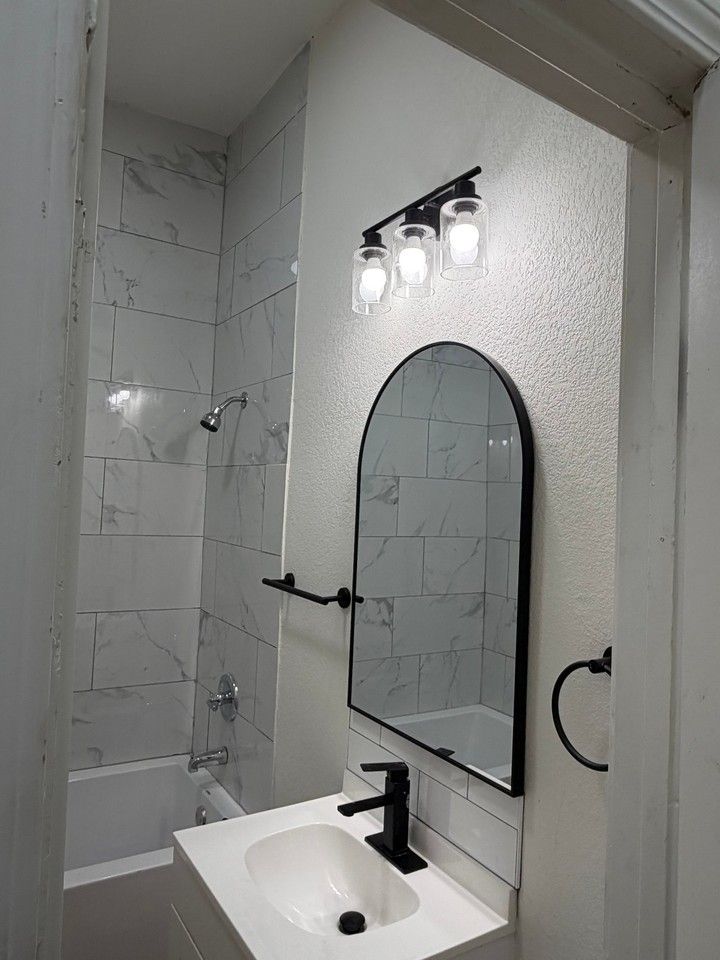 404 E Ross Ave - Photo 2 of 10