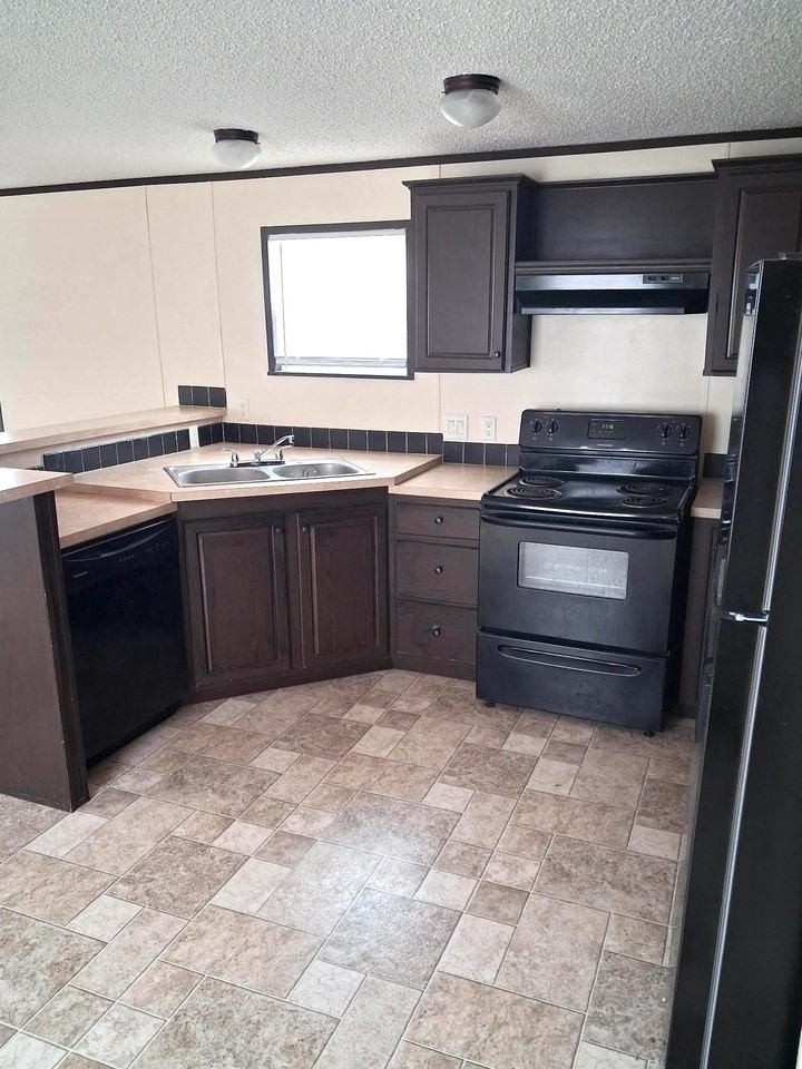 2044 White Ave #185 - Photo 2 of 3