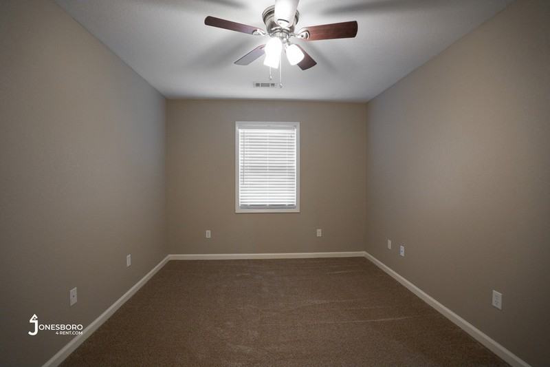 1511 Medallion Cir - Photo 5 of 12