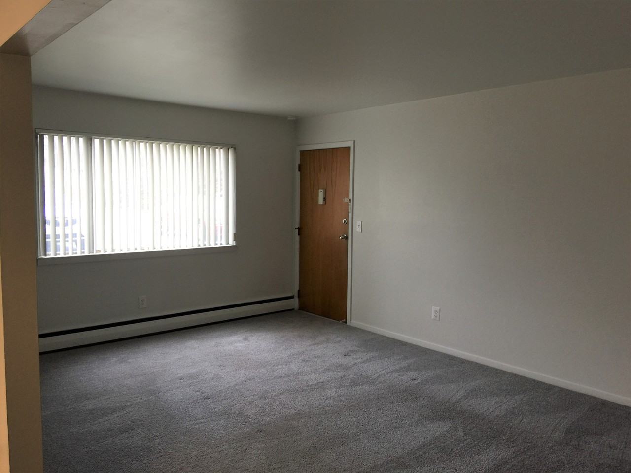 421 Parkdale Ave #D - Photo 3 of 14