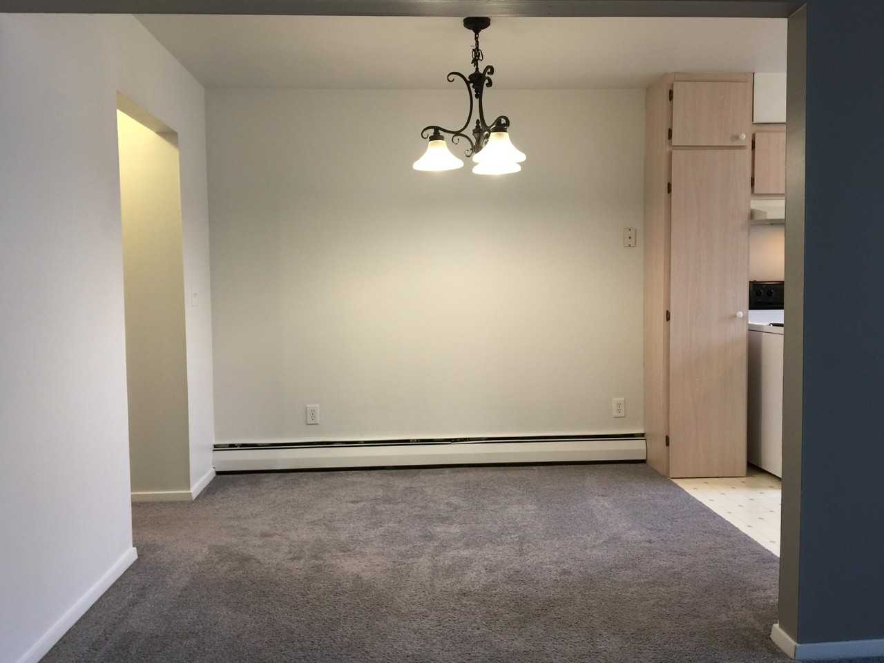 421 Parkdale Ave #D - Photo 5 of 14