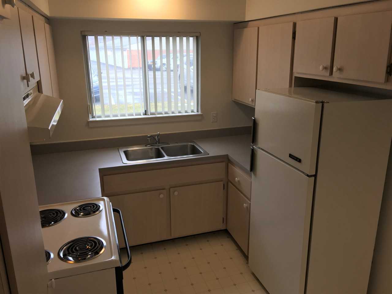 421 Parkdale Ave #D - Photo 6 of 14