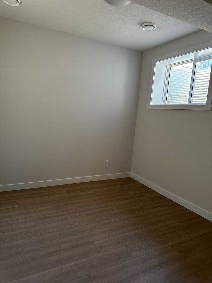 839 Alpine Dr Sw - Photo 4 of 11