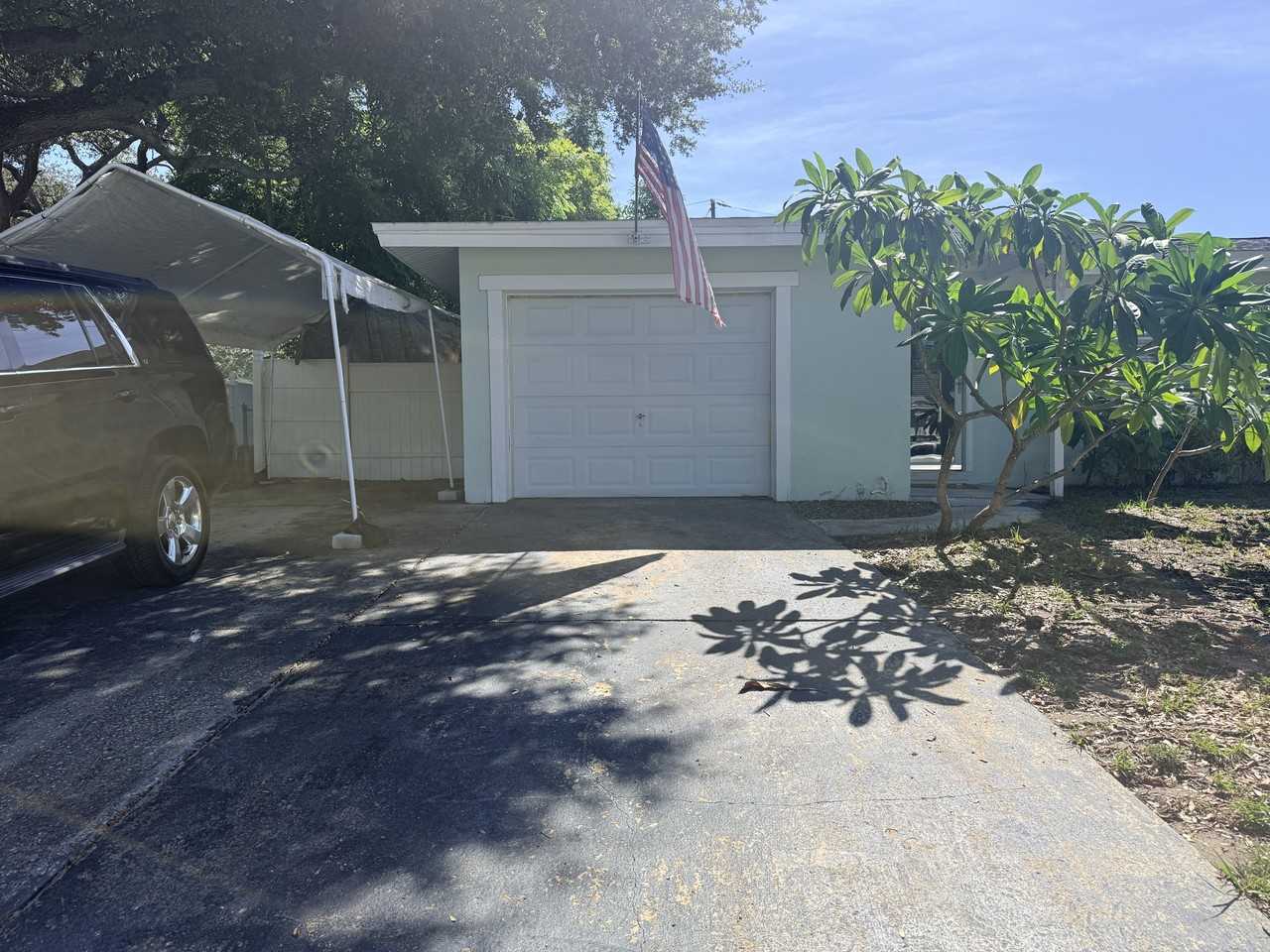 1715 Eaton Dr Ne #NA - Photo 3 of 15